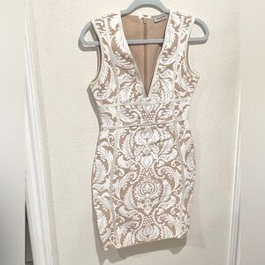 🌹Fashion Nova EUC Gorgeous Size M Stretchy Cream/Tan Midi Dress!